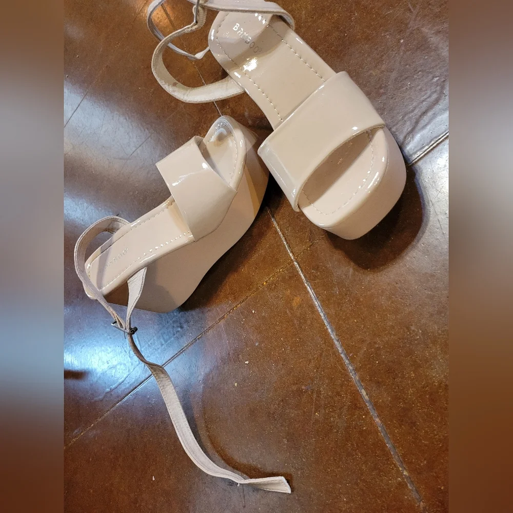 Women's Cream Platform Sandals - Picture 2 of 12
